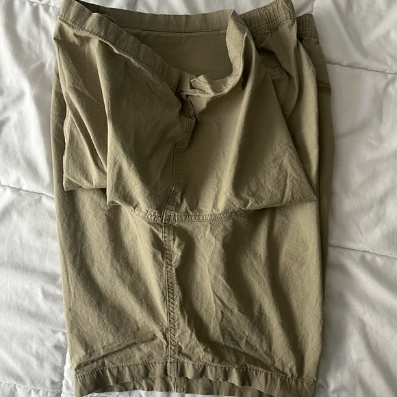 George Shorts Bundle (XXL, Waist 44-48) – Tan and Black, Lightly Worn - Picture 7 of 12